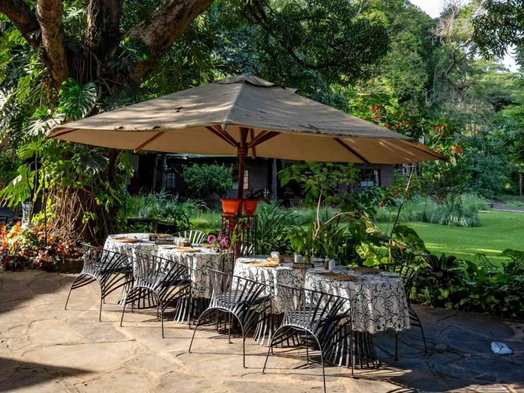 Mount Meru Game Lodge.